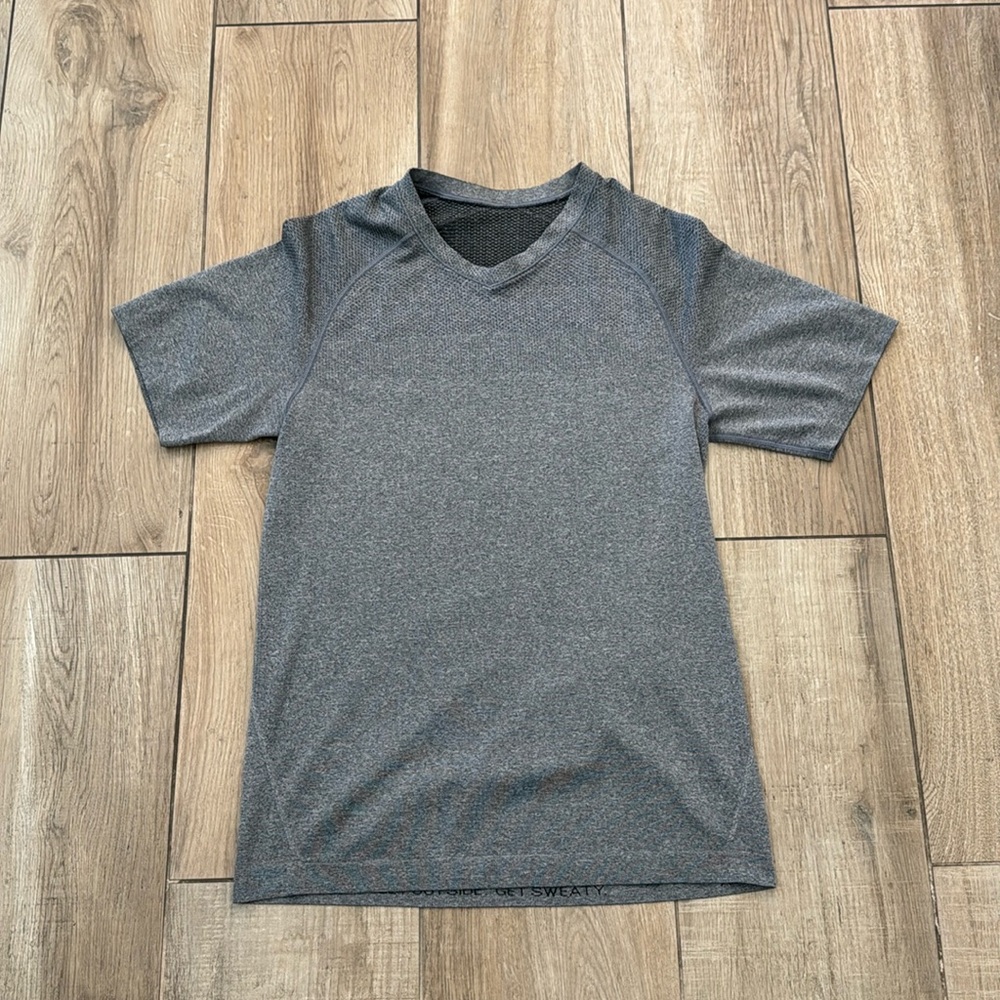 Mens LULULEMON metal vent tech T-shirt workout lounge travel too XS gray
